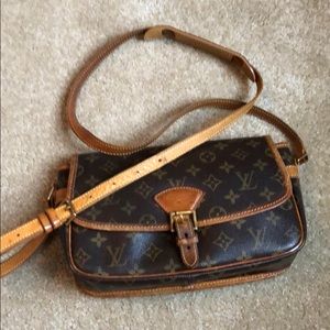 Authentic Louis Vuitton Sologne crossbody bag p.2